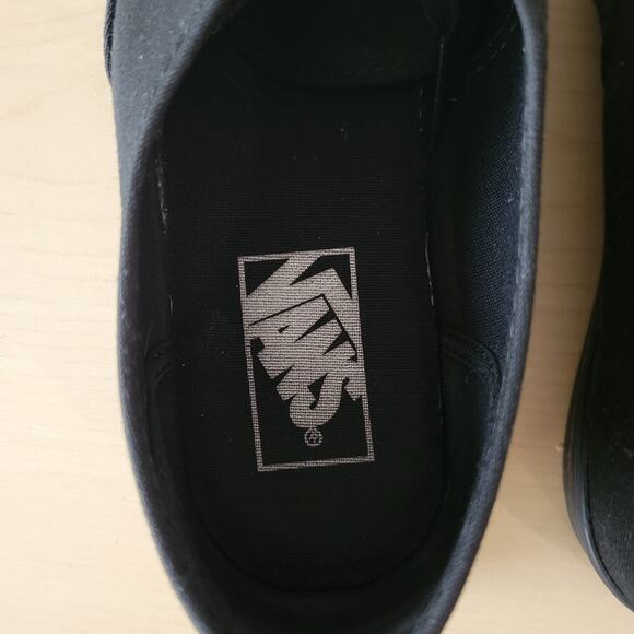 s-l400.jpg Classic black Vans size 9 lace up shoes